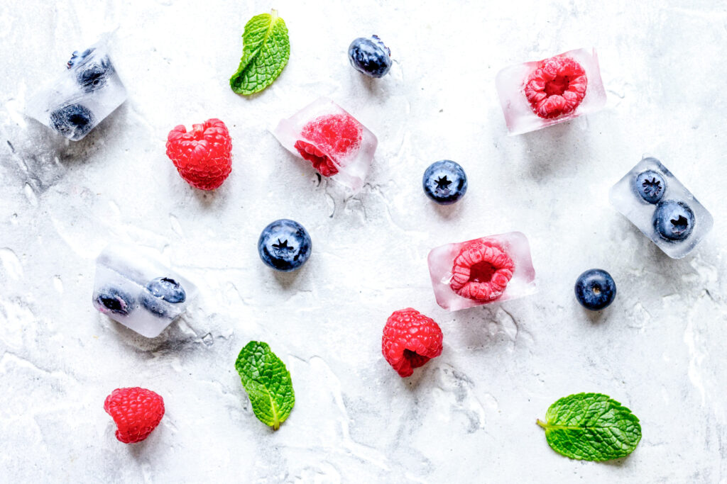 Gefrorene Beeren - AdobeStock_366136743